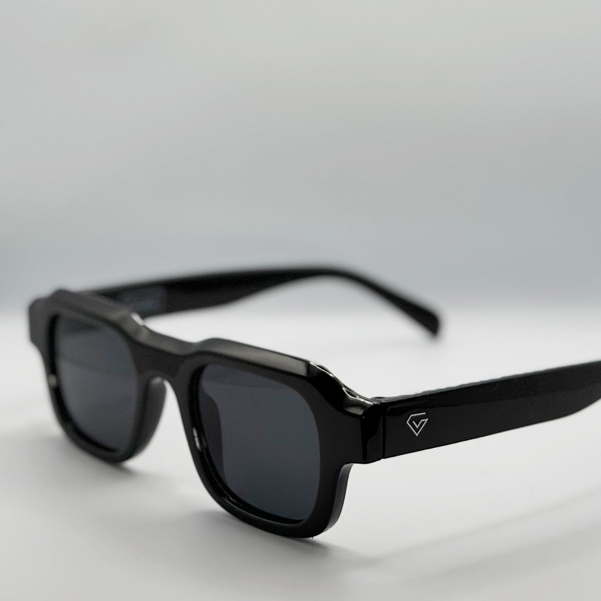 Diamond Drip Sunglasses - Black - SOC01